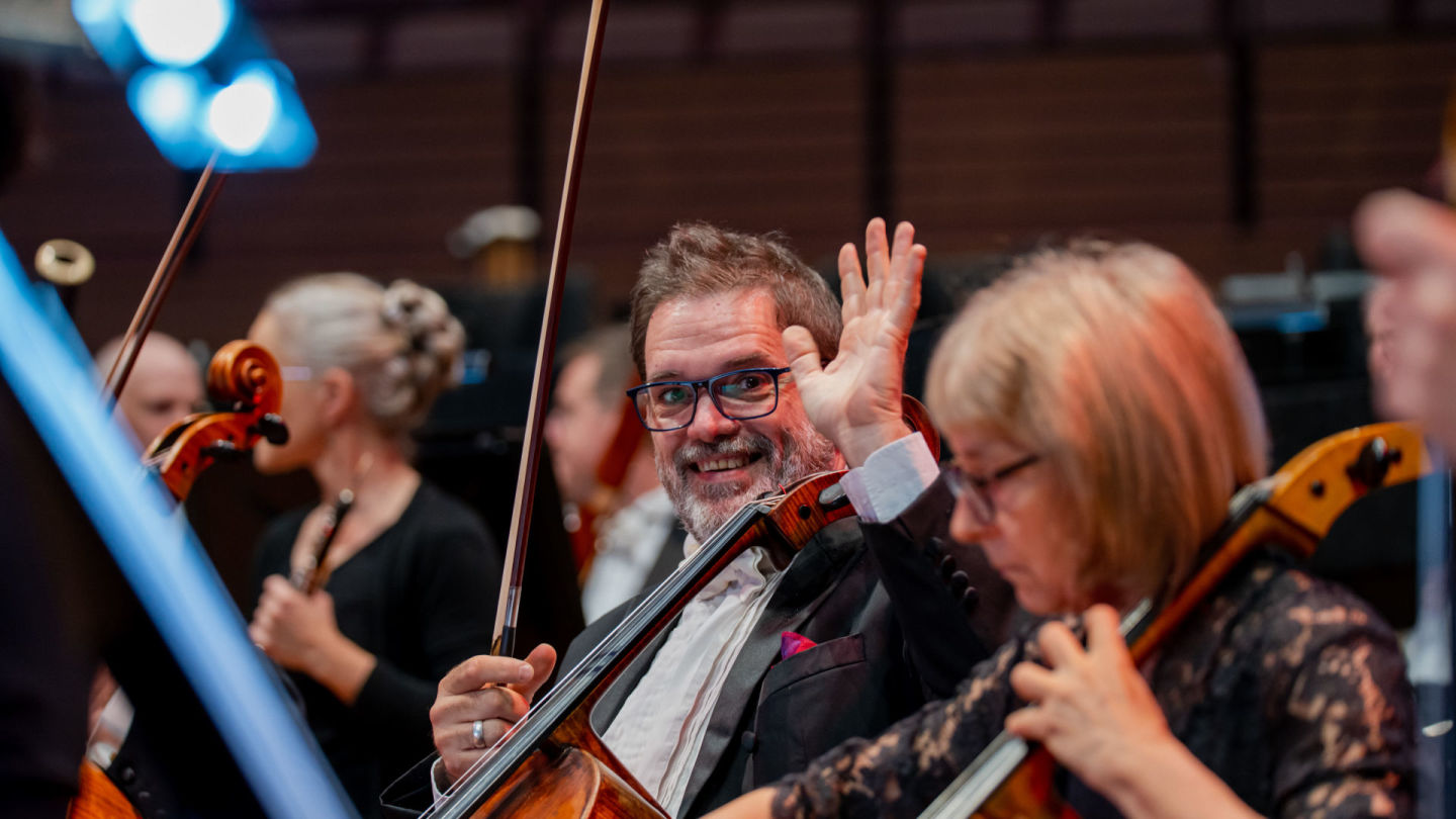 Queensland Symphony Orchestra to livestream stellar concert to regional Queensland